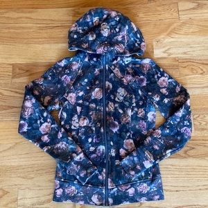Like New Lululemon Scuba Hoodie. Size 4